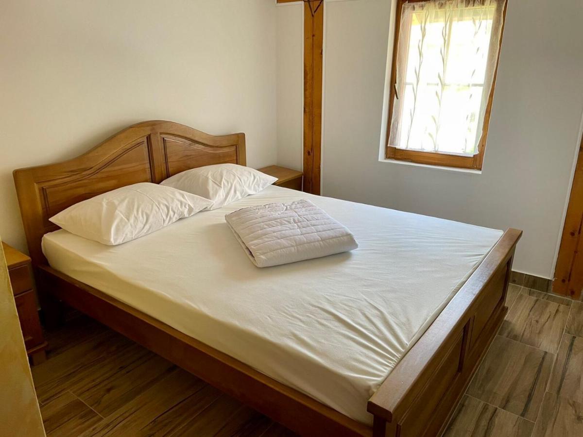 Kula Nekovic Bed and Breakfast Gusinje Exteriör bild